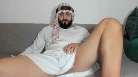 Snapshot of omar_xoxo chatting on October 2025 06:32:02 AM Omar online show from October 2025 06:32:02 AM