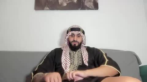 Snapshot of omar_xoxo chatting on November 2025 08:08:02 PM Omar online show from November 2025 08:08:02 PM