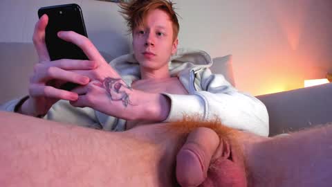 Snapshot of omg_pie chatting on December 2024 11:10:02 AM Mars online show from December 2024 11:10:02 AM