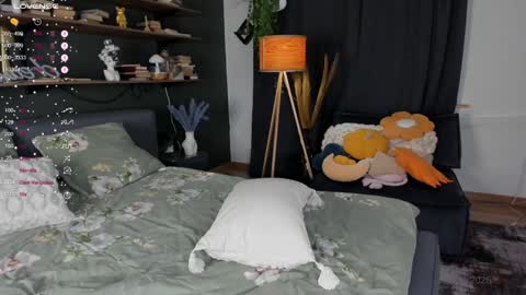 Snapshot of one_1ove chatting on March 2025 07:08:02 AM Ana online show from March 2025 07:08:02 AM