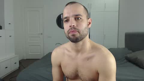 Snapshot of onebestlover chatting on February 2025 08:52:02 AM onebestlover online show from February 2025 08:52:02 AM