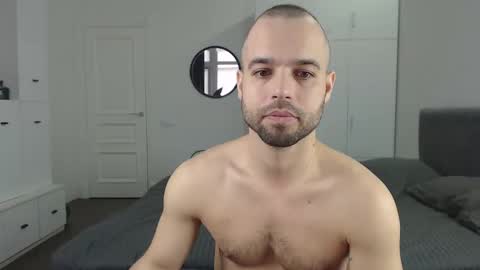 Snapshot of onebestlover chatting on February 2025 08:38:01 AM onebestlover online show from February 2025 08:38:01 AM