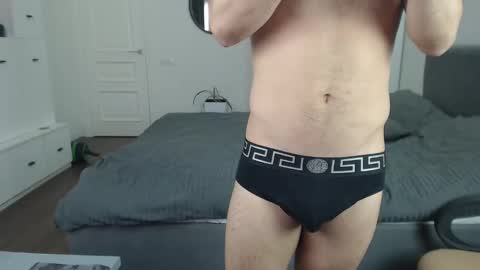 Snapshot of onebestlover chatting on February 2025 12:00:02 PM onebestlover online show from February 2025 12:00:02 PM