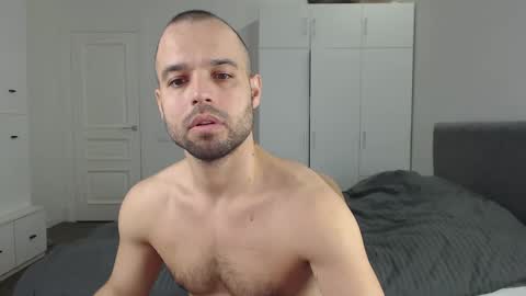 Snapshot of onebestlover chatting on February 2025 08:19:02 AM onebestlover online show from February 2025 08:19:02 AM