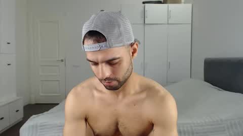 Snapshot of onebestlover chatting on September 2025 07:30:01 AM onebestlover online show from September 2025 07:30:01 AM