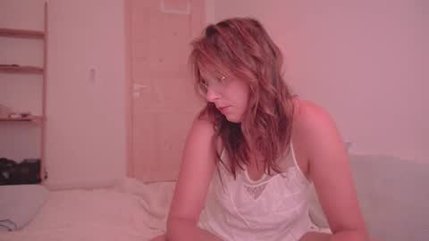 Ariel online show from October 2025 09:25:02 PM