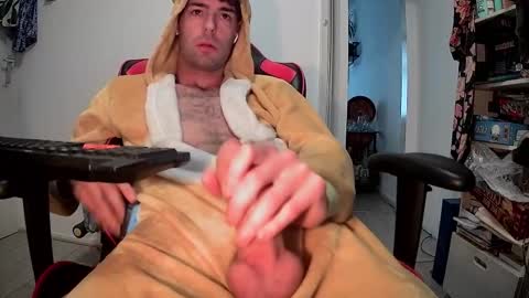 Snapshot of onesieboyx chatting on October 2025 02:18:02 PM onesieboyx online show from October 2025 02:18:02 PM