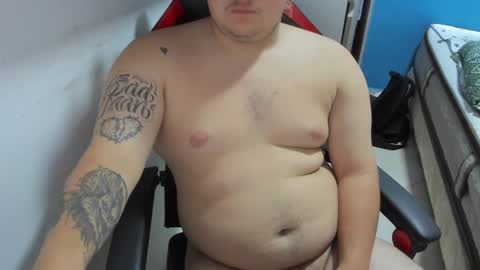 Snapshot of onewhiteboichub chatting on October 2025 02:25:02 PM Andres INDEPENDENT MODEL online show from October 2025 02:25:02 PM