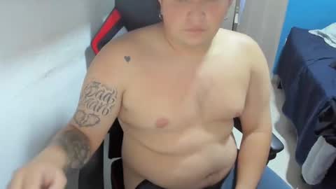 Snapshot of onewhiteboichub chatting on November 2025 11:59:02 PM Andres INDEPENDENT MODEL online show from November 2025 11:59:02 PM