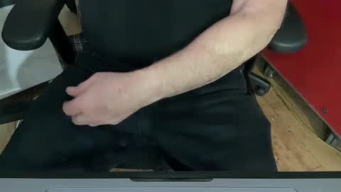 Snapshot of onlocationnyc chatting on January 2025 11:59:02 PM onlocationnyc online show from January 2025 11:59:02 PM