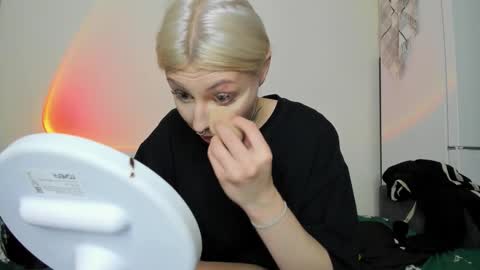 Iva online show from October 2025 12:53:02 PM