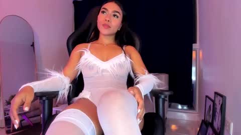 Snapshot of only_pammela chatting on November 2025 11:59:02 PM misssaray official online show from November 2025 11:59:02 PM