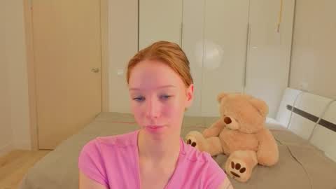 Snapshot of onlylily chatting on November 2025 03:24:02 PM Lily online show from November 2025 03:24:02 PM