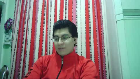Snapshot of oomaurooo chatting on December 2024 05:45:01 AM oomaurooo online show from December 2024 05:45:01 AM