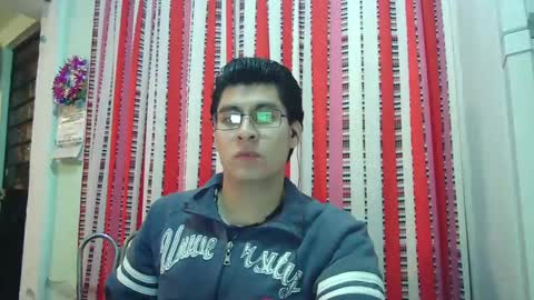 Snapshot of oomaurooo chatting on December 2024 05:47:01 AM oomaurooo online show from December 2024 05:47:01 AM