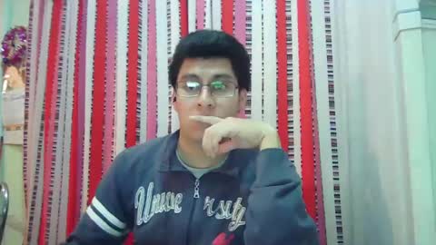Snapshot of oomaurooo chatting on December 2024 07:28:01 AM oomaurooo online show from December 2024 07:28:01 AM