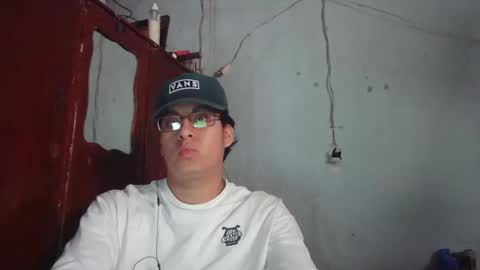 Snapshot of oomaurooo chatting on December 2024 09:43:02 PM oomaurooo online show from December 2024 09:43:02 PM