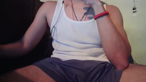 Snapshot of oomaurooo chatting on October 2025 08:57:02 AM oomaurooo online show from October 2025 08:57:02 AM
