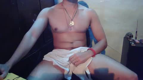 Snapshot of oomaurooo chatting on October 2025 04:13:02 AM oomaurooo online show from October 2025 04:13:02 AM