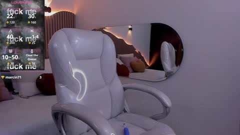 Snapshot of oriana_long chatting on November 2025 04:46:01 AM O R I online show from November 2025 04:46:01 AM