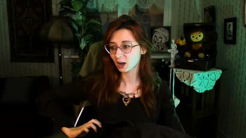 Orianna -  Hi Im into geek culture cosplay crafting LARP games. Shall we play DnD online show from January 2025 12:10:01 PM