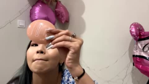 Angel online show from October 2025 12:01:02 PM