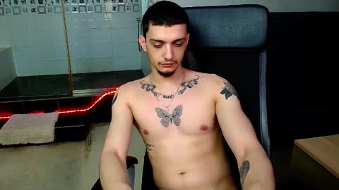 OscarGriffin online show from February 2025 03:38:01 PM