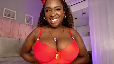 Oshun online show from December 2024 03:00:02 PM