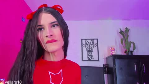 Snapshot of osiris_doll chatting on November 2025 08:20:02 PM vella online show from November 2025 08:20:02 PM