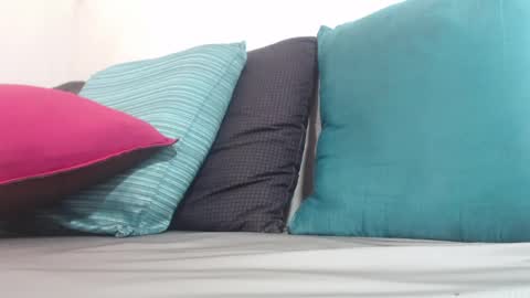 OsirisHills online show from October 2025 04:49:02 PM