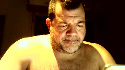 Snapshot of osolicencioso chatting on October 2025 11:59:02 PM Oso Licencioso online show from October 2025 11:59:02 PM