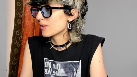 Snapshot of ottoyan_ chatting on December 2024 07:03:02 PM Otto 3 online show from December 2024 07:03:02 PM