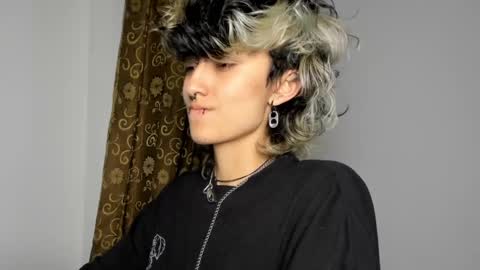 Snapshot of ottoyan_ chatting on December 2024 04:15:02 AM Otto 3 online show from December 2024 04:15:02 AM