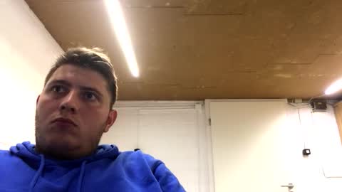 Snapshot of outflayd chatting on October 2025 09:55:02 PM outflayd online show from October 2025 09:55:02 PM