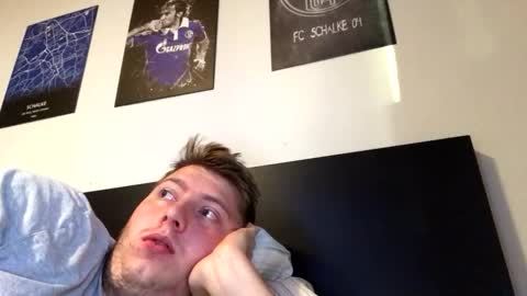 Snapshot of outflayd chatting on October 2025 03:40:02 PM outflayd online show from October 2025 03:40:02 PM