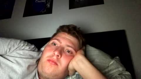 Snapshot of outflayd chatting on November 2025 11:51:02 PM outflayd online show from November 2025 11:51:02 PM