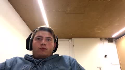 Snapshot of outflayd chatting on November 2025 10:15:02 AM outflayd online show from November 2025 10:15:02 AM