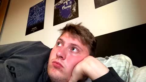 Snapshot of outflayd chatting on November 2025 03:21:01 PM outflayd online show from November 2025 03:21:01 PM