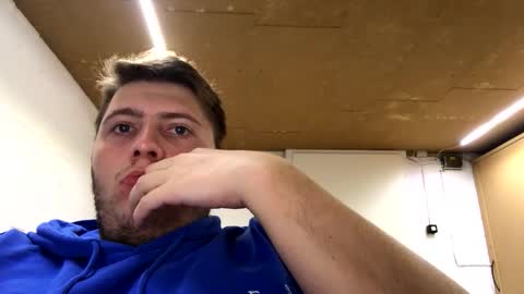 Snapshot of outflayd chatting on November 2025 10:37:02 PM outflayd online show from November 2025 10:37:02 PM