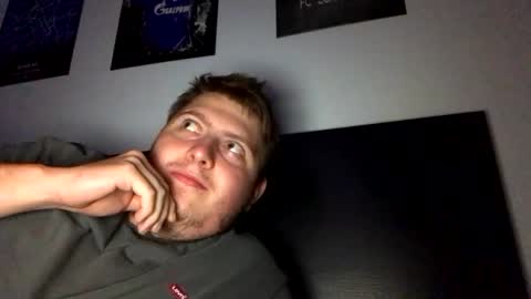 Snapshot of outflayd chatting on November 2025 02:01:01 AM outflayd online show from November 2025 02:01:01 AM