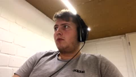 Snapshot of outflayd chatting on November 2025 10:13:02 PM outflayd online show from November 2025 10:13:02 PM