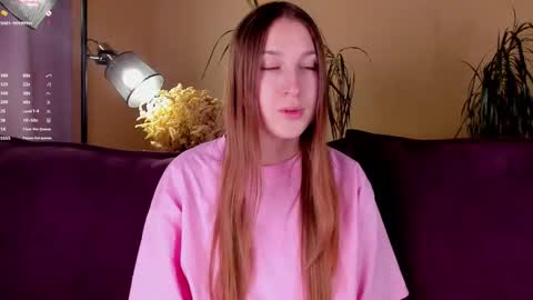 Snapshot of oziecarmona chatting on October 2025 01:09:01 AM Caroline or just Lina online show from October 2025 01:09:01 AM