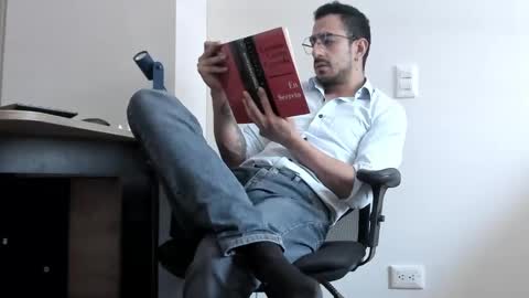 Snapshot of pablo_rincon95 chatting on January 2025 03:25:01 PM pablo rincon95 online show from January 2025 03:25:01 PM