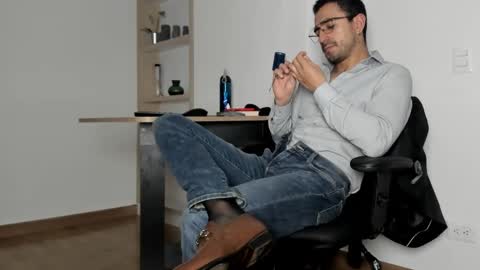 Snapshot of pablo_rincon95 chatting on January 2025 11:37:02 PM pablo rincon95 online show from January 2025 11:37:02 PM