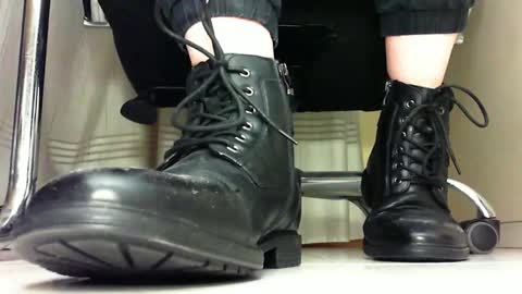 Snapshot of pablomenesssl chatting on February 2025 12:19:01 AM Pablo Meness online show from February 2025 12:19:01 AM