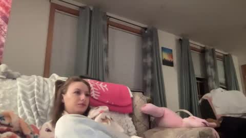 paisleysnowxo online show from November 2025 04:25:02 AM