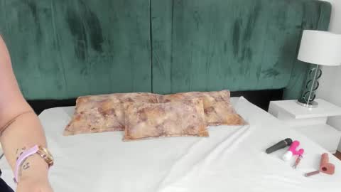 Snapshot of pandorabianchi_ chatting on September 2025 11:57:01 AM PANDORA online show from September 2025 11:57:01 AM