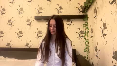 Kate online show from November 2025 09:13:02 PM