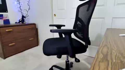 Snapshot of pantyboy2000 chatting on January 2025 07:38:02 AM Dash Riprock online show from January 2025 07:38:02 AM