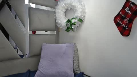 Paola Lyon online show from January 2025 03:19:01 PM